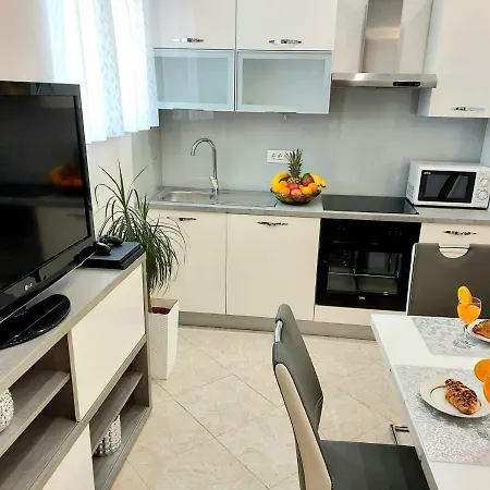 Dalibor, - Omis Apartment *