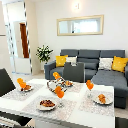 Dalibor, - Omis Apartment *