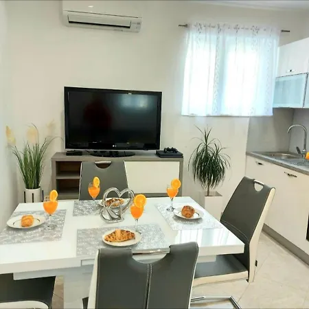 Apartment Dalibor, - Omis Stanici